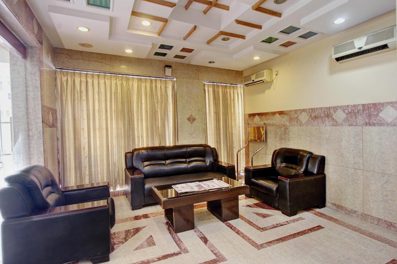 Vaccinated Staff - Collection O 13595 Vt Residency Hotel Bangalore Exterior photo