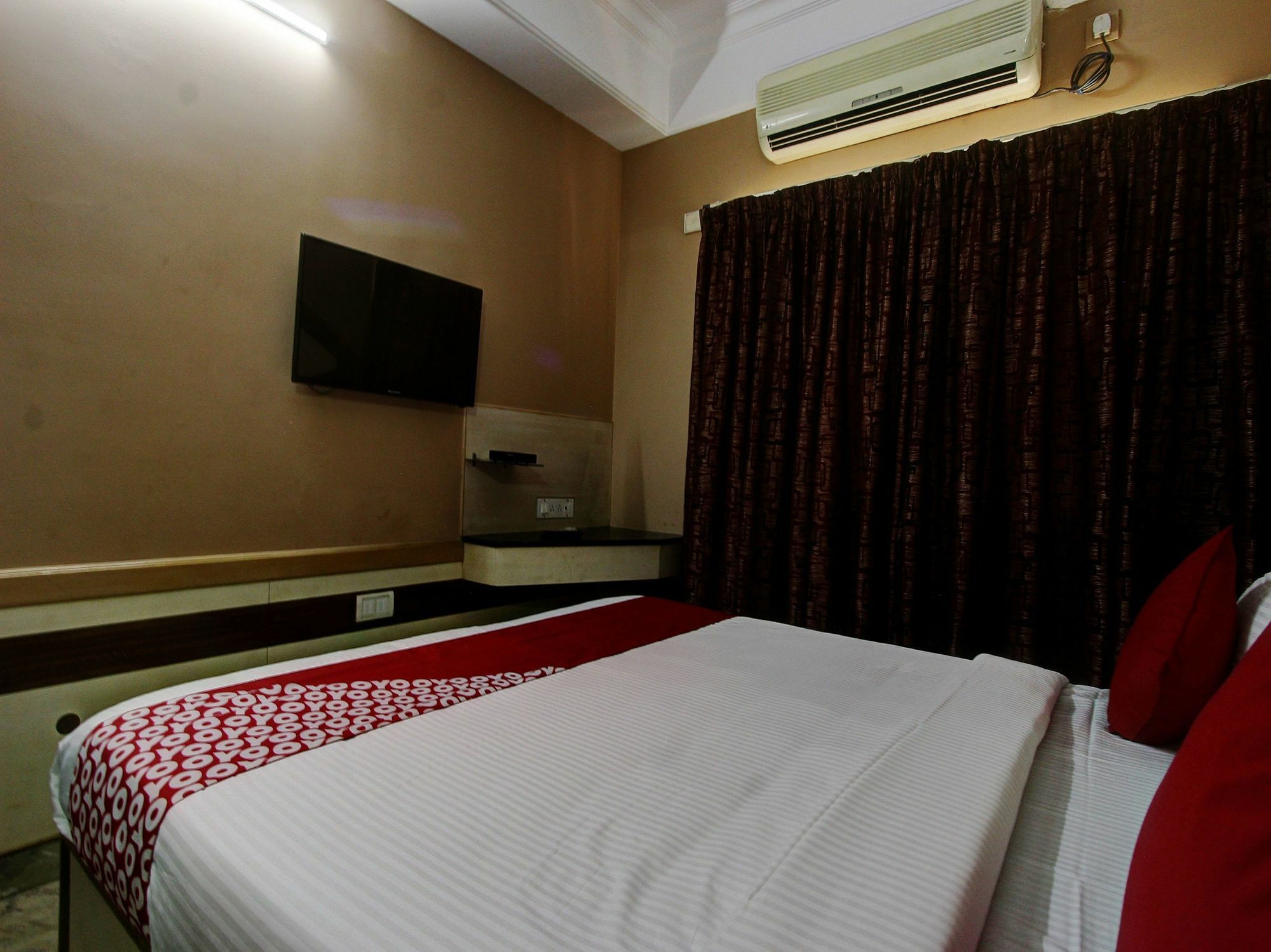 Vaccinated Staff - Collection O 13595 Vt Residency Hotel Bangalore Exterior photo