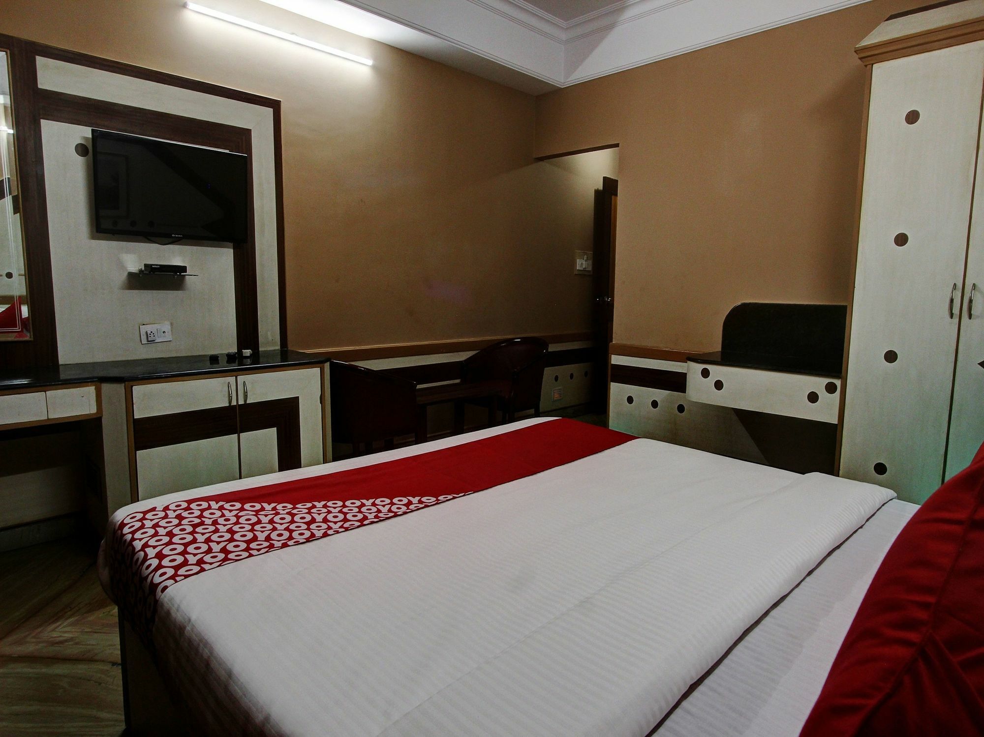 Vaccinated Staff - Collection O 13595 Vt Residency Hotel Bangalore Exterior photo